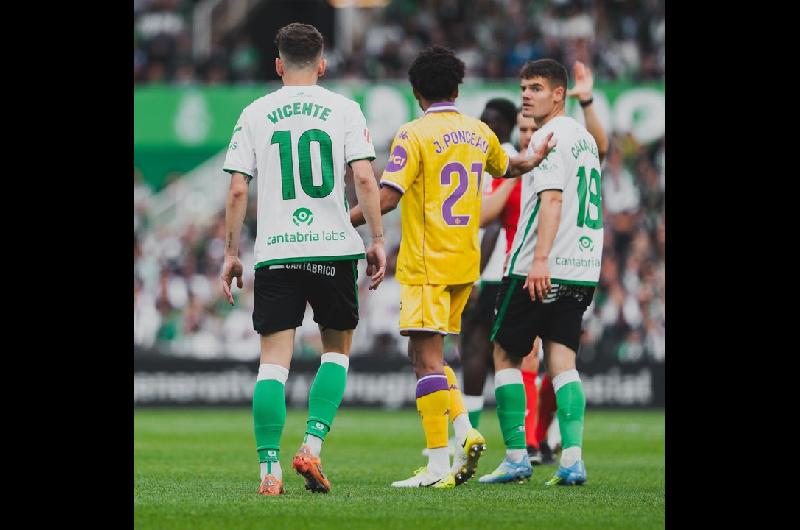 Racing de Santander volvioacute a LaLiga y desatoacute una fiesta inolvidable en Espantildea