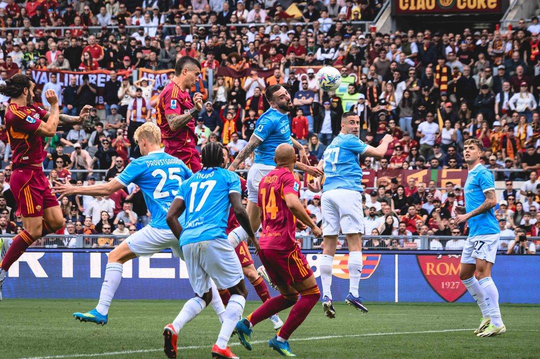 Roma se impone en el Derbi della Capitale ante Lazio por la Serie A