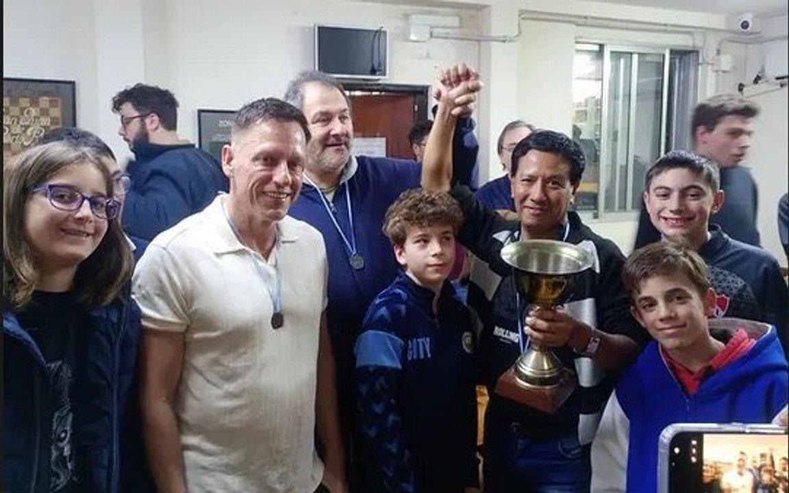 Peter Thiel jugoacute un torneo de ajedrez en un club del Abasto y se subioacute al podio