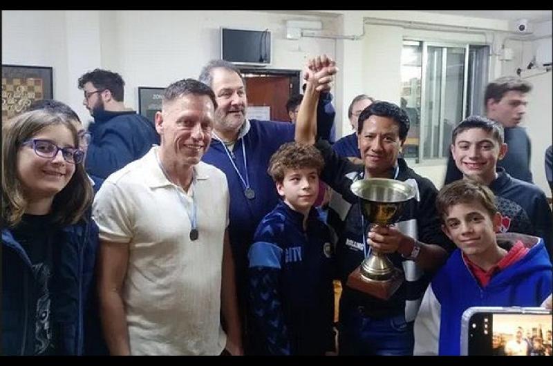 Peter Thiel jugoacute un torneo de ajedrez en un club del Abasto y se subioacute al podio