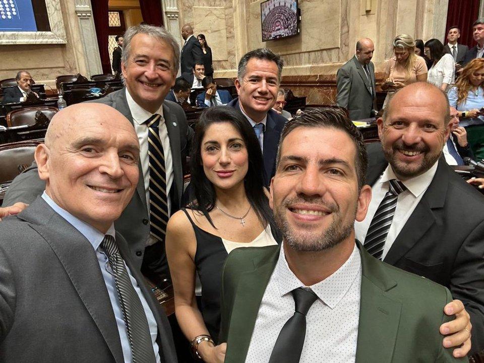 El diputado libertario Quintar denuncioacute que fue estafado al intentar comprar un Tesla en 2025