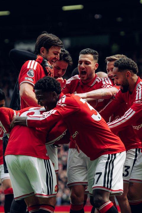 Manchester United se impuso al Nottingham Forest y aseguroacute el tercer lugar de la Premier League