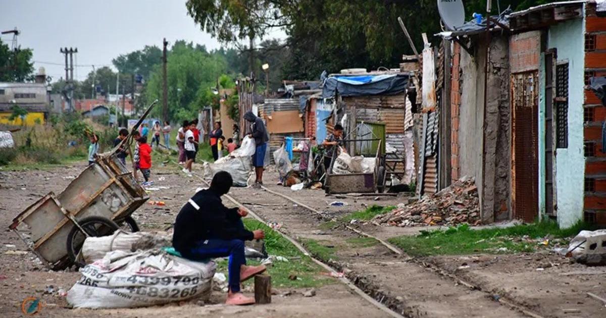 Familia jujentildea necesitoacute 1552836 para no ser pobre en abril