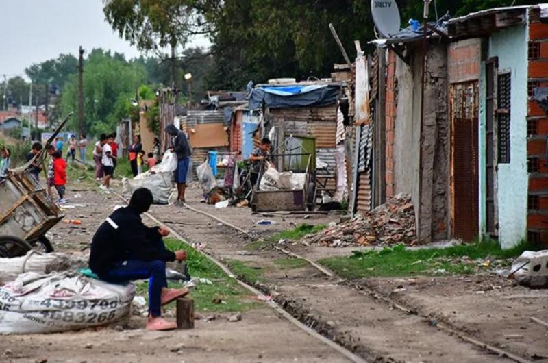 Familia jujentildea necesitoacute 1552836 para no ser pobre en abril