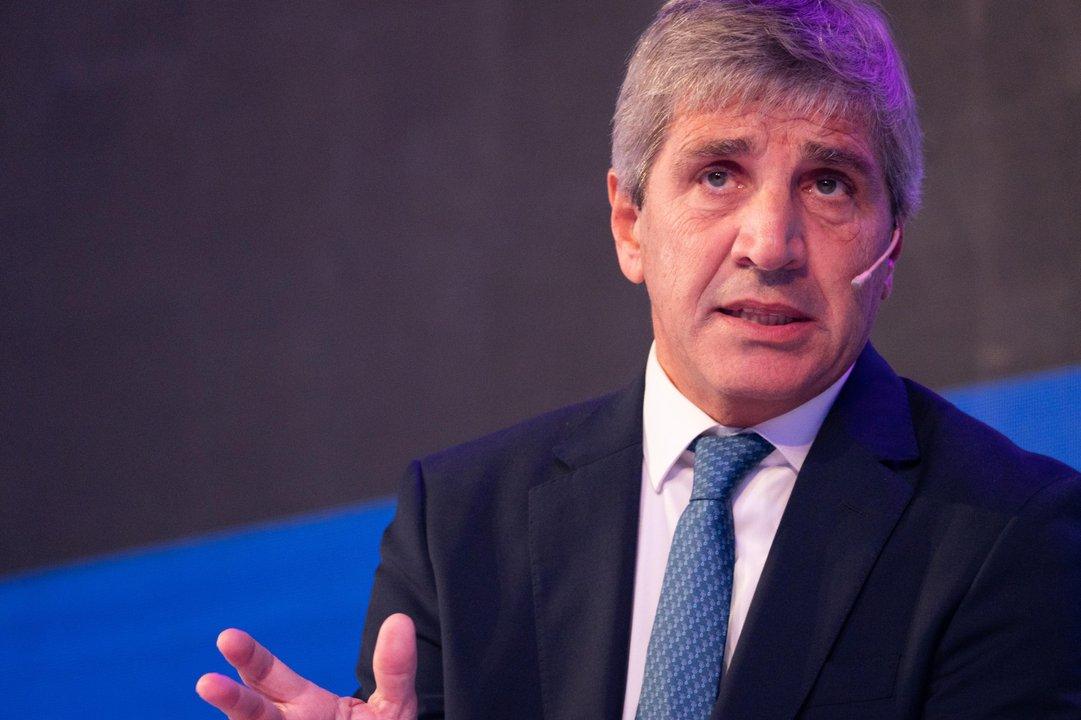 El Gobierno mantuvo el superaacutevit fiscal en abril