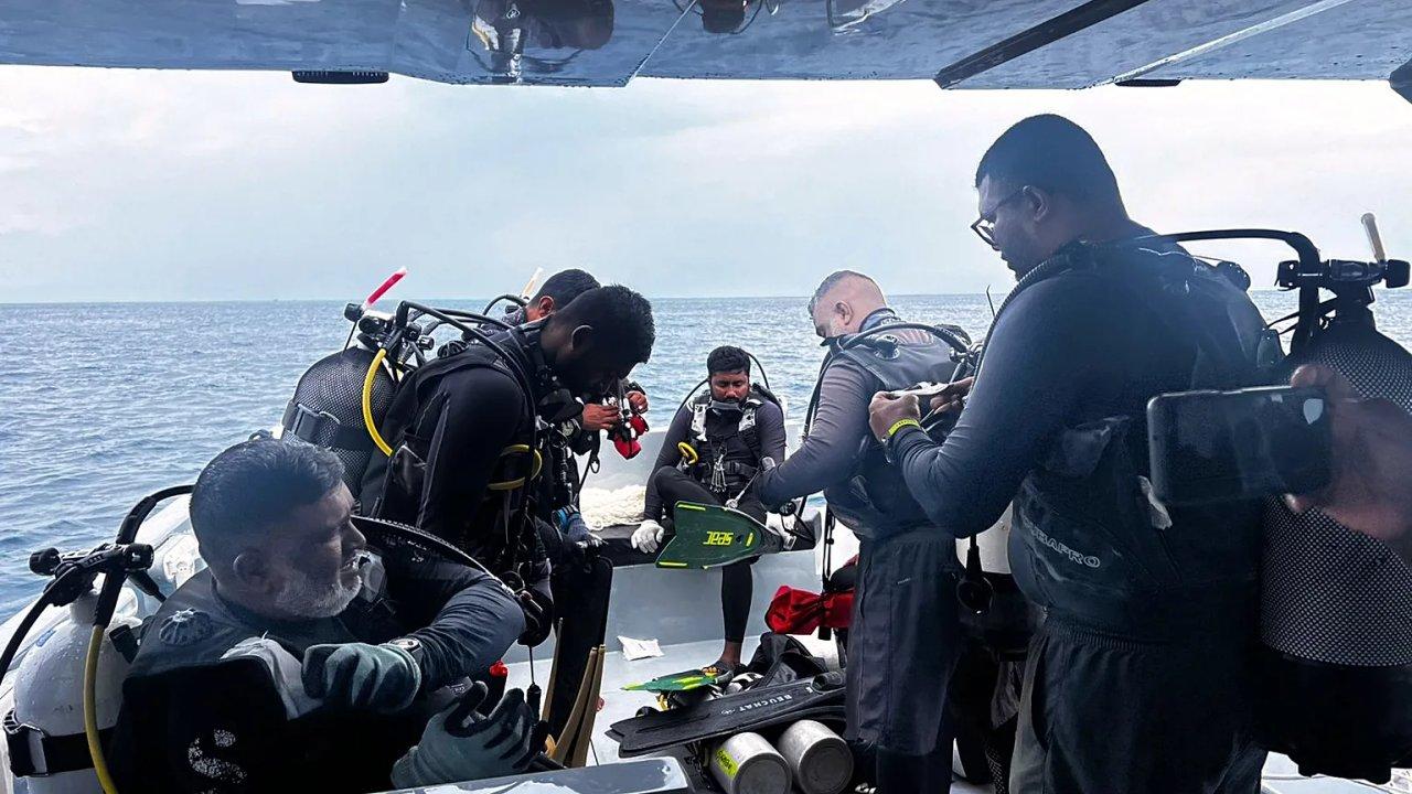 Hallan los cuerpos de cuatro buceadores italianos que se ahogaron mientras exploraban una cueva en Maldivas