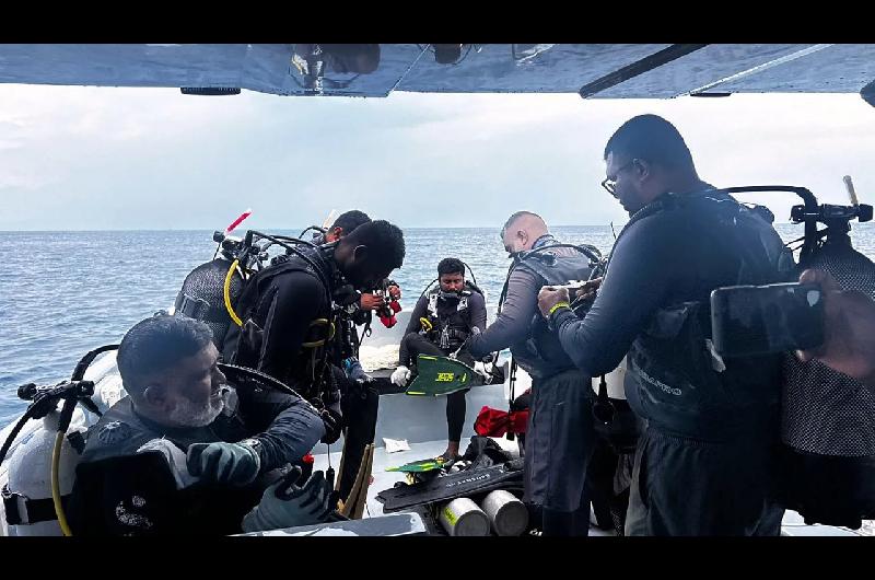 Hallan los cuerpos de cuatro buceadores italianos que se ahogaron mientras exploraban una cueva en Maldivas