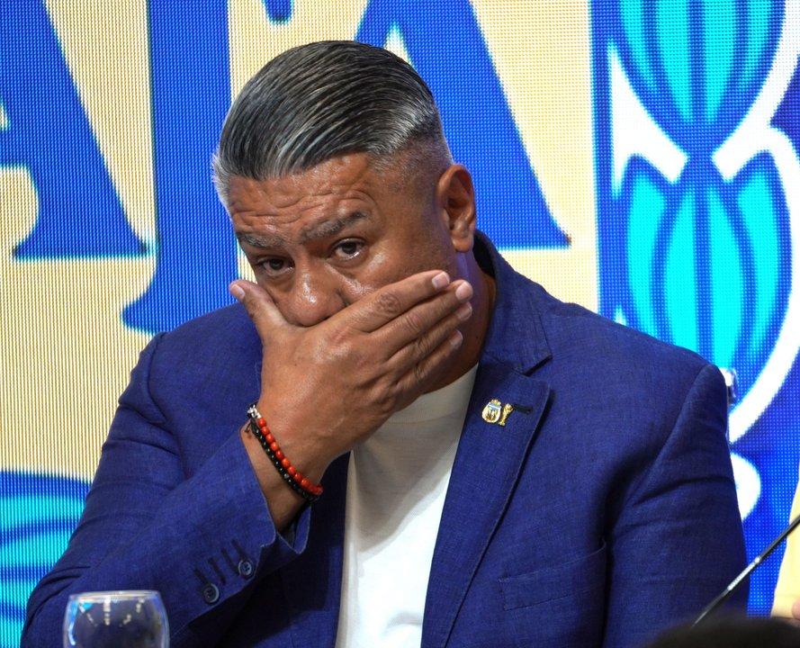 Cuaacutento deberaacute pagar Tapia para viajar al Mundial