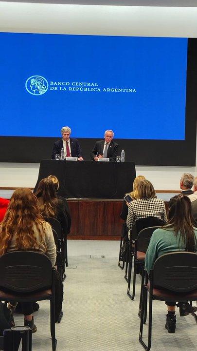 BCRA- Bausili ratificoacute el rumbo econoacutemico y anticipoacute una baja de la inflacioacuten