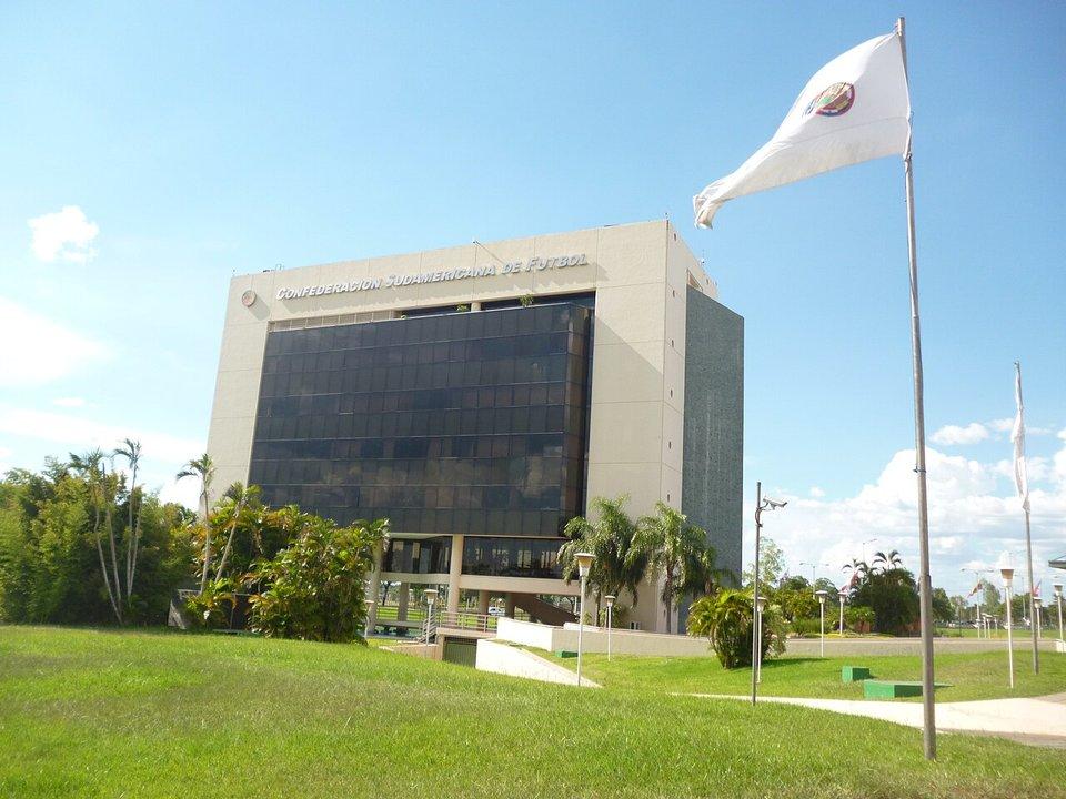 Por la crisis social la Conmebol mudoacute a Paraguay los partidos de equipos bolivianos