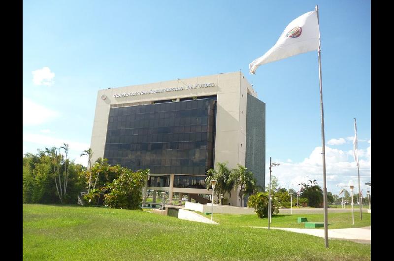 Por la crisis social la Conmebol mudoacute a Paraguay los partidos de equipos bolivianos
