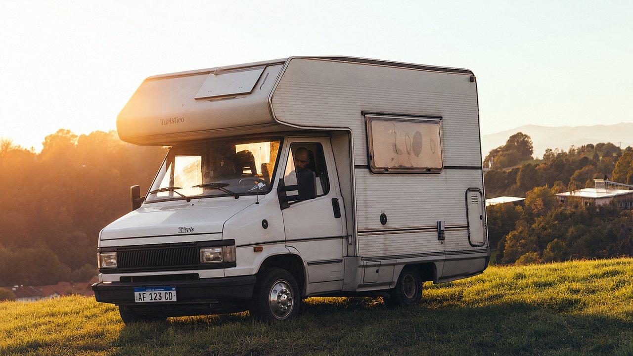 Viajar en motorhome ya no seraacute igual- nuevas reglas para estacionar dormir y descargar residuos