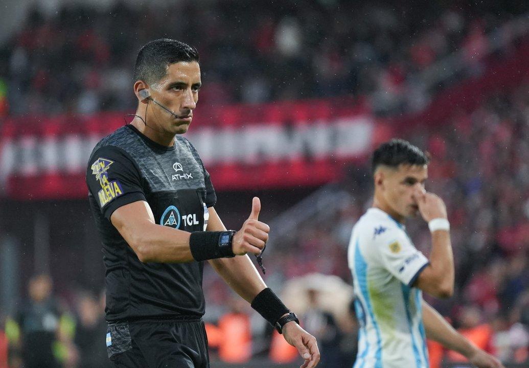 AFA confirmoacute las autoridades de la final- Yael Falcoacuten Peacuterez dirigiraacute a River y Belgrano en el Kempes