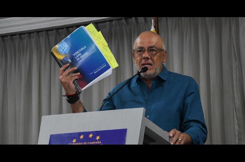 Gobierno venezolano anuncioacute la excarcelacioacuten de 300 personas por la Ley de Amnistiacutea