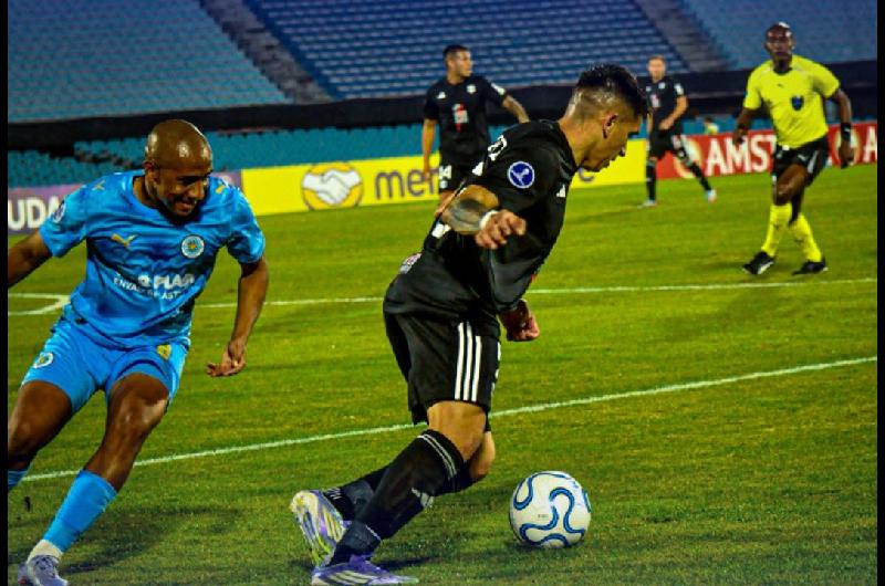Deportivo Riestra perdioacute con Montevideo City Torque y quedoacute afuera de la Copa Sudamericana 2026
