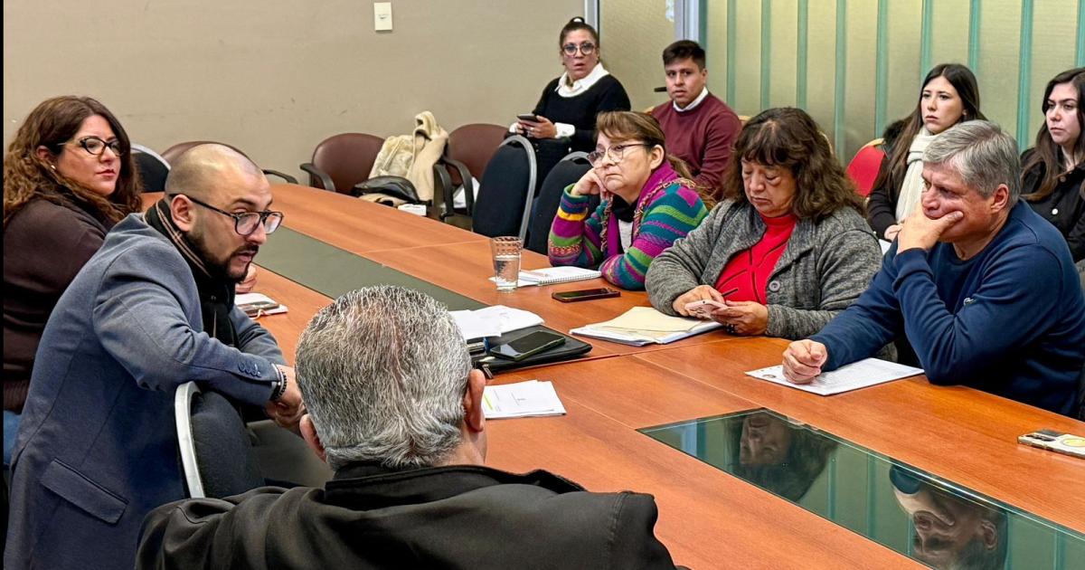 Funcionarios defienden las mentiras del Presidente y ejecutan el vaciado del PAMI