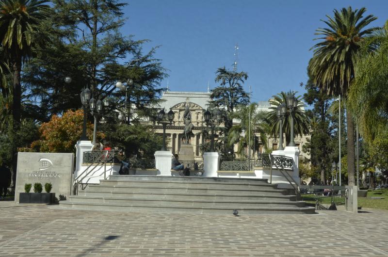 Celebracioacuten patria en plaza Belgrano por aniversario de la Revolucioacuten de Mayo