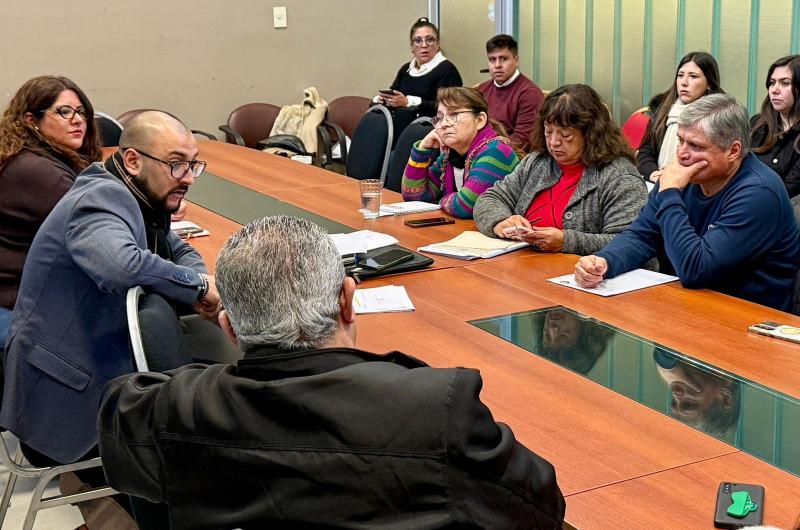 Funcionarios defienden las mentiras del Presidente y ejecutan el vaciado del PAMI