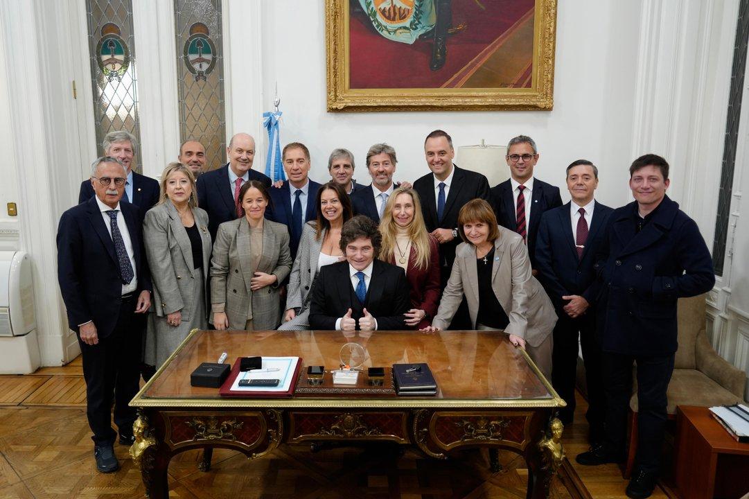 Milei reuacutene al Gabinete el lunes en medio de la tensioacuten interna- iquestse limita solo a ministros