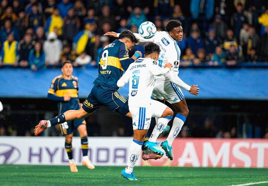 Poleacutemica en la Copa Libertadores- la Conmebol difundioacute los audios del VAR en Boca vs Cruzeiro