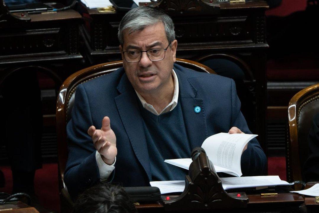Germaacuten Martiacutenez pidioacute suspender la sesioacuten del oficialismo y se desatoacute una fuerte poleacutemica en el recinto