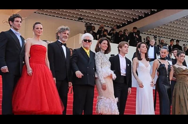 Entre inconvenientes y con ldquocaosrdquo- el estreno de la peliacutecula protagonizada por Leonardo Sbaraglia en Cannes 