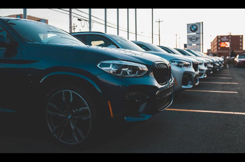 Hay maacutes de 130 mil autos sin vender en Argentina- el informe interno que preocupa a las concesionarias