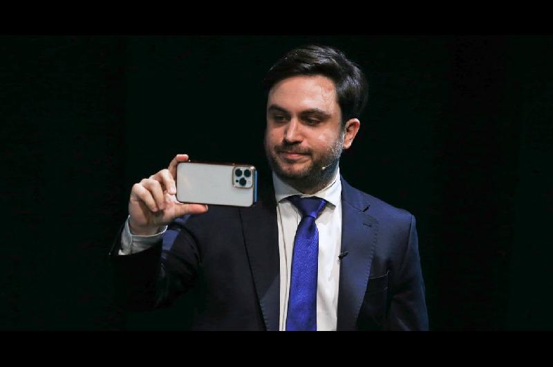 Ramiro Marra lanzoacute una dura criacutetica hacia el entorno del presidente