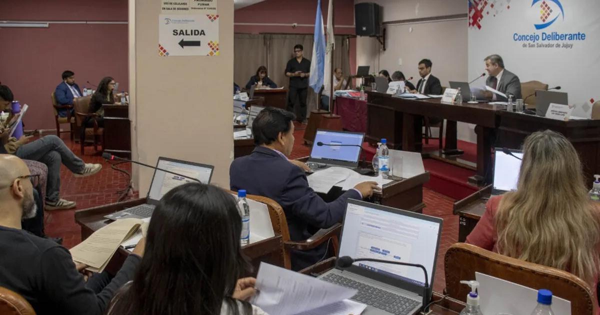 Impulsan un pedido de informe para saber cuaacutentos funcionarios tiene la Municipalidad