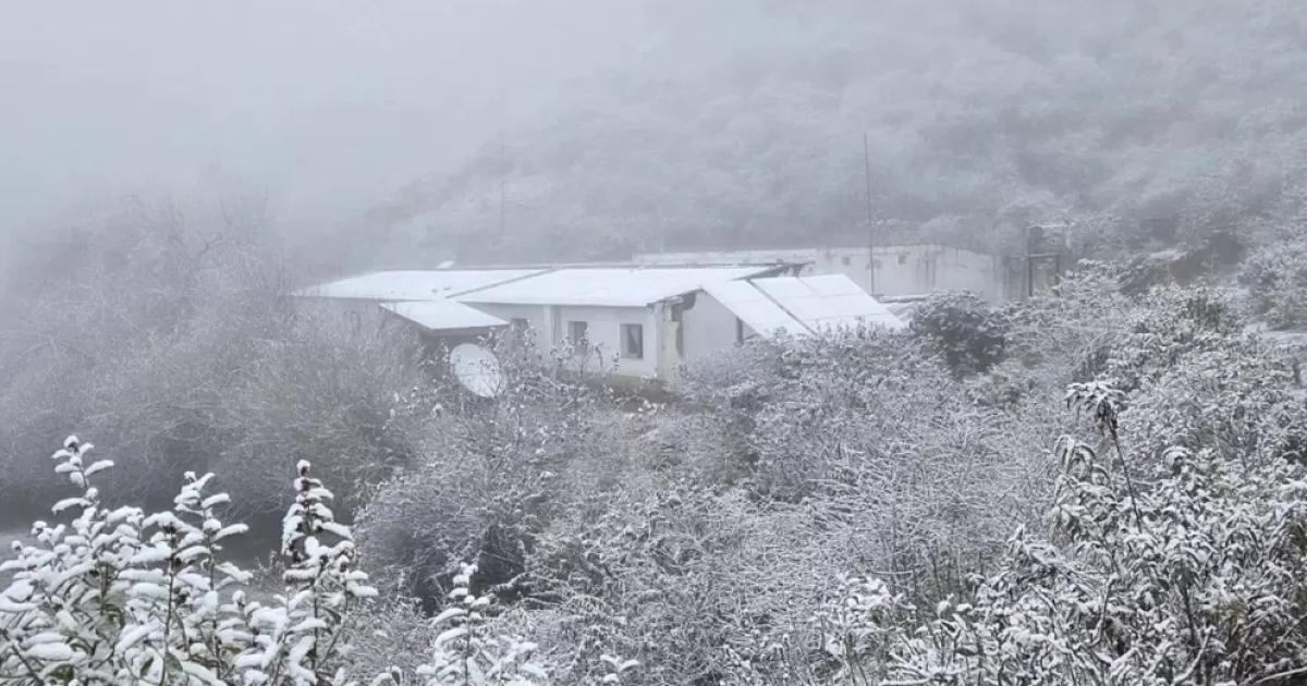 Mucho friacuteo y la nieve que cubrioacute de blanco a Molulo