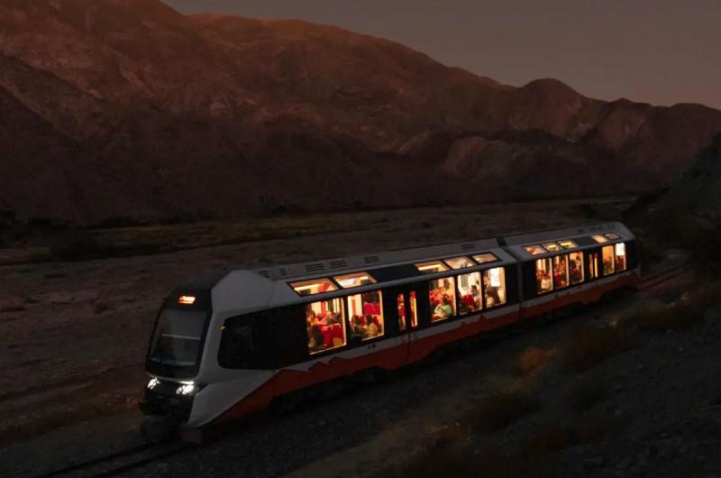 Tren Solar presenta la experiencia nocturna maacutes innovadora del norte argentino