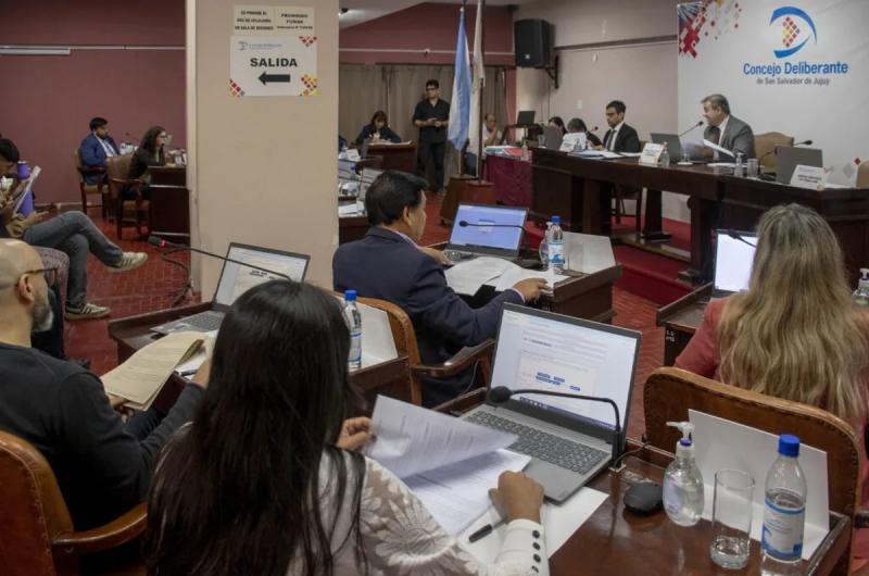 Impulsan un pedido de informe para saber cuaacutentos funcionarios tiene la Municipalidad