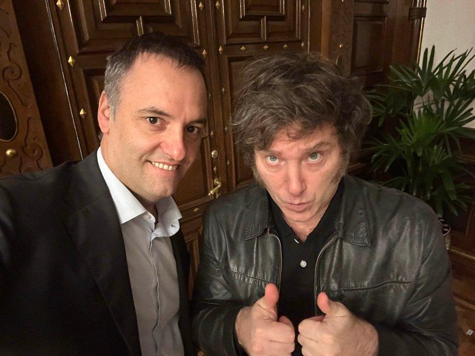 Javier Milei recibe en la Quinta de Olivos a Manuel Adorni para repasar agenda de gestioacuten
