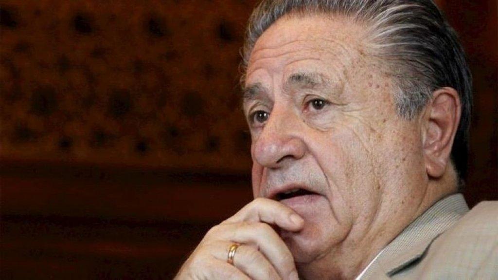 Escracharon a Duhalde por Kosteki y Santillaacuten durante la presentacioacuten de un libro