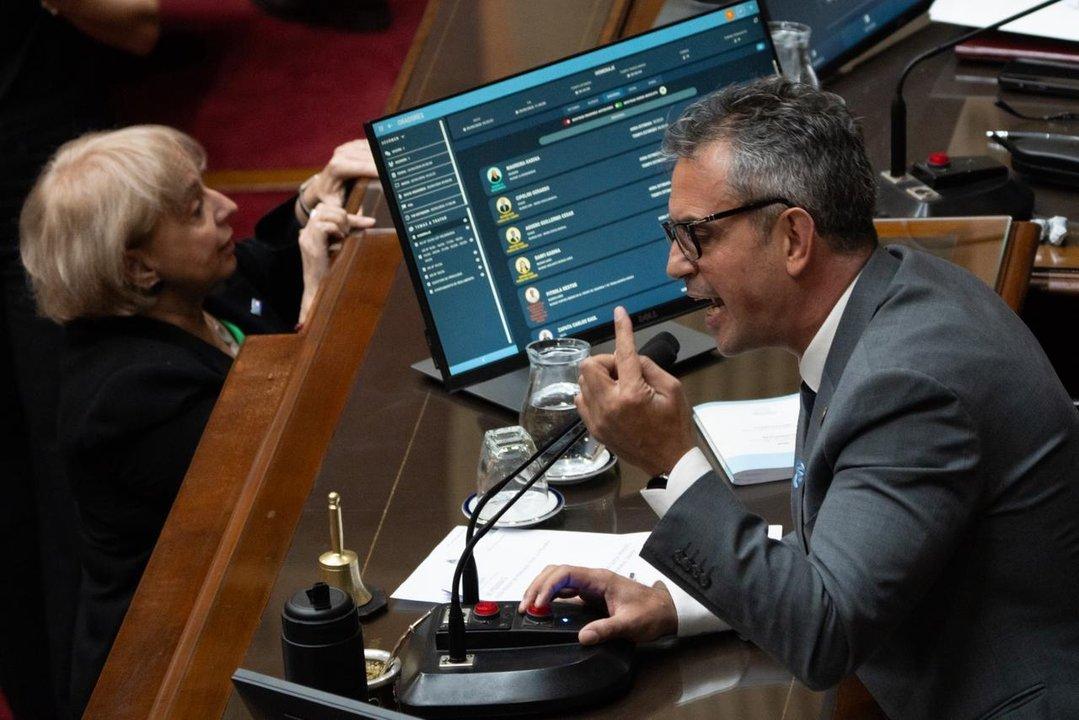 En media de la interna autodestructiva Diputados le dio un respiro al Gobierno que avanzoacute con un nuevo ajuste  