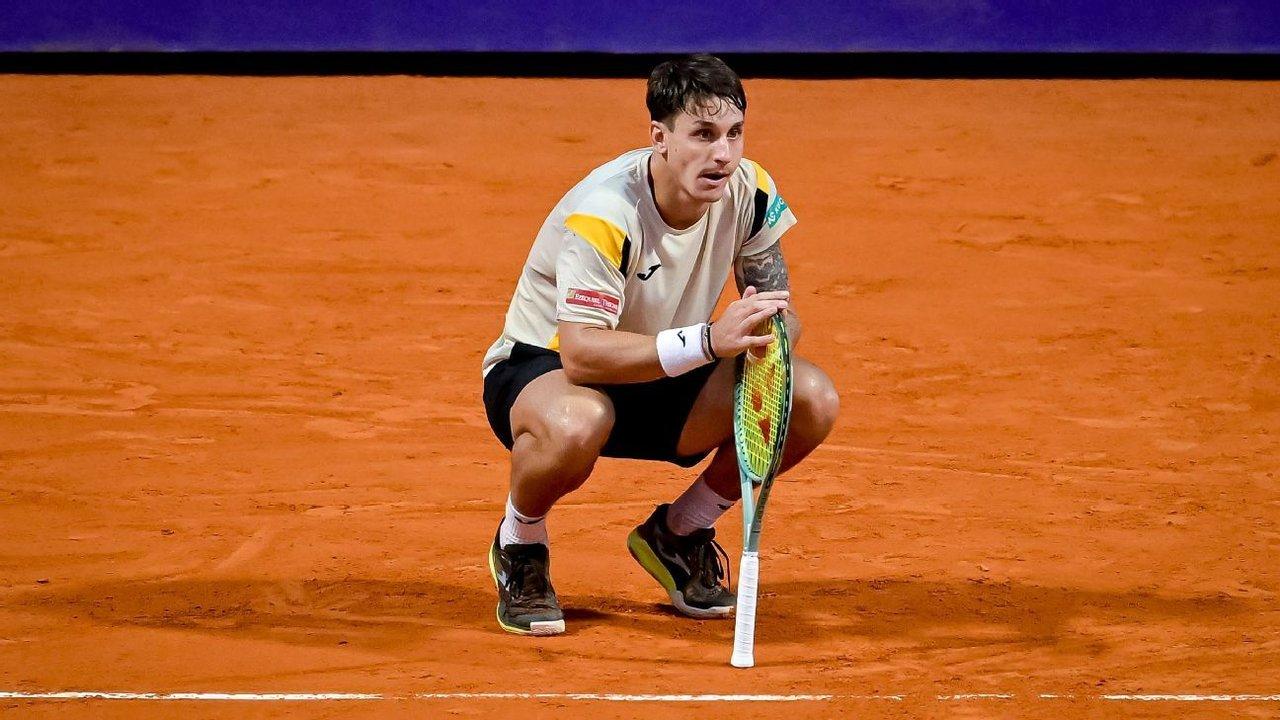 Ugo Carabelli se despide en cuartos de Hamburgo tras un maratoacutenico duelo ante Kova#269evi#263