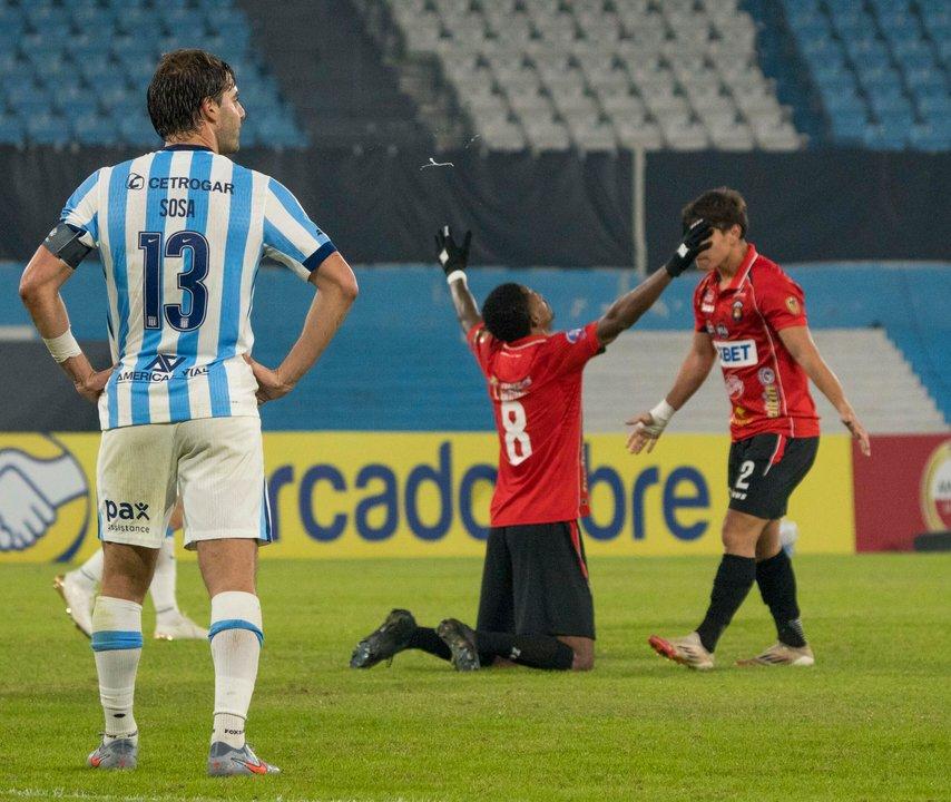 Racing y su peor semestre en maacutes de 10 antildeos- todos son culpables