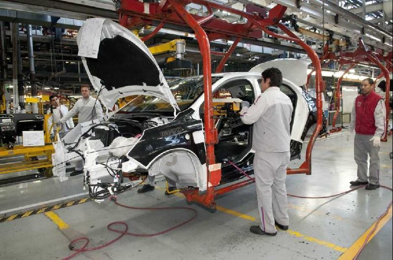 Las automotrices destacaron la baja de retenciones para el sector