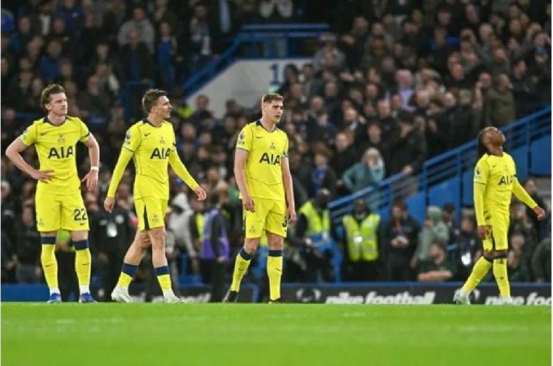 Sin el ldquoCutirdquo Romero el Tottenham se juega la permanencia en la Premier League