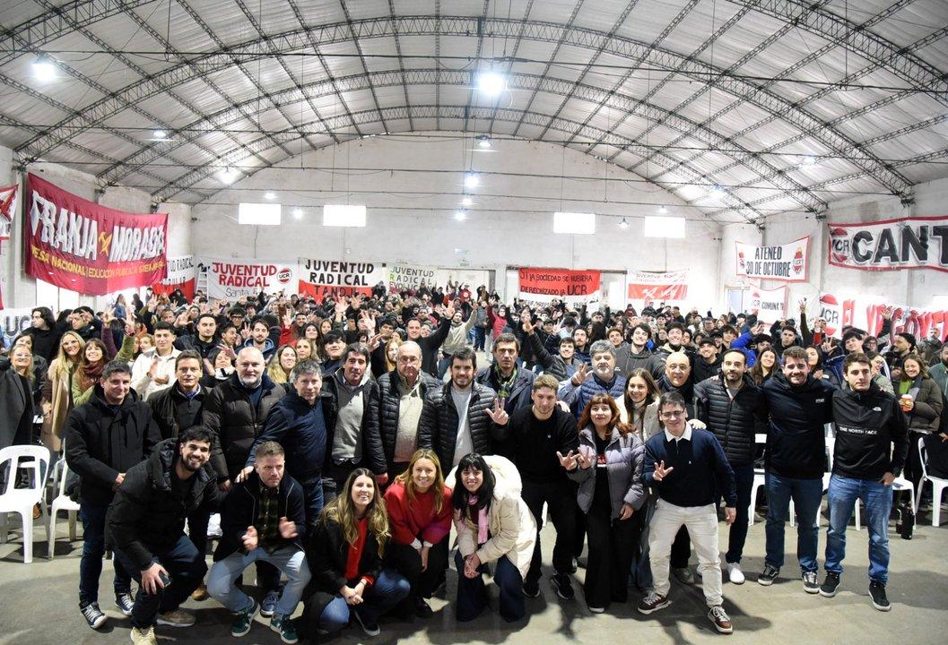 Chiarella con la Juventud Radical- ldquoMaacutes temprano que tarde vamos a volver a poner al Presidenterdquo