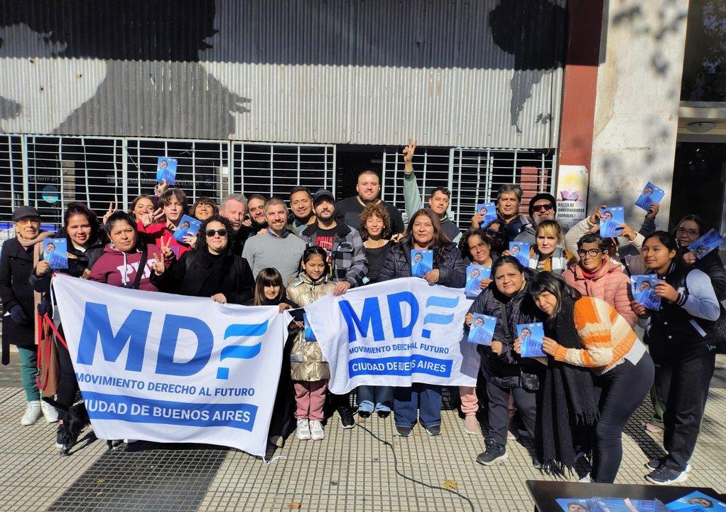 Movimiento Derecho al Futuro realizoacute una jornada de militancia en las 15 comunas portentildeas