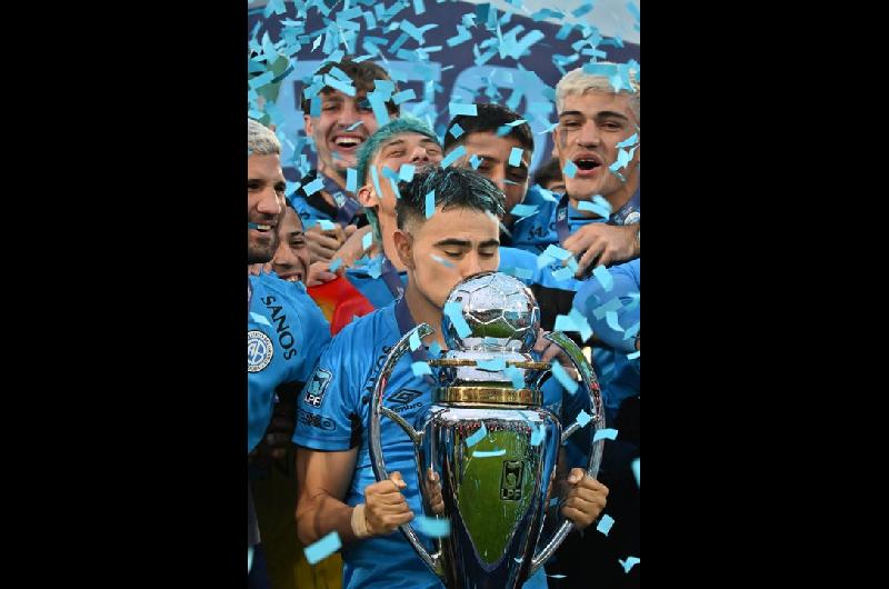Un momento para la historia- Belgrano levanta la primera copa de su historia en Primera Divisioacuten