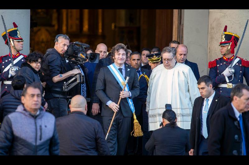 Javier Milei asiste al Tedeum y ensaya una foto de unidad pese a que la interna no afloja