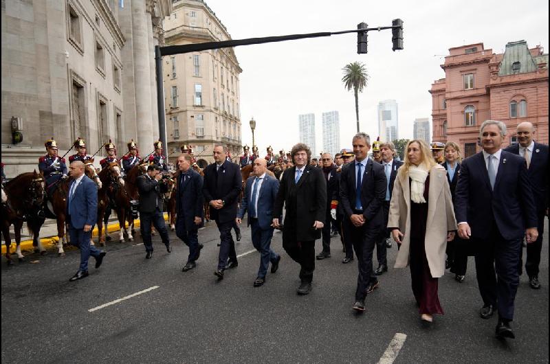 En el Tedeum Milei logroacute ensayar una ansiada foto de unidad en medio de las tensiones internas