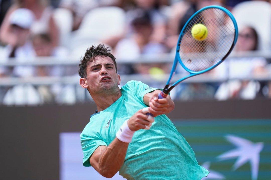 Roland Garros- triunfos de Navone y Ugo Carabelli ante Brooksby y Nava para avanzar a la segunda ronda