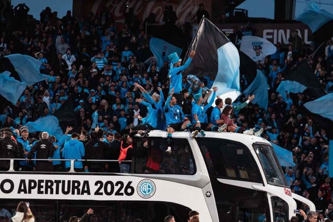 Belgrano festeja el primer tiacutetulo de su historia con una mega caravana por la circunvalacioacuten de Coacuterdoba