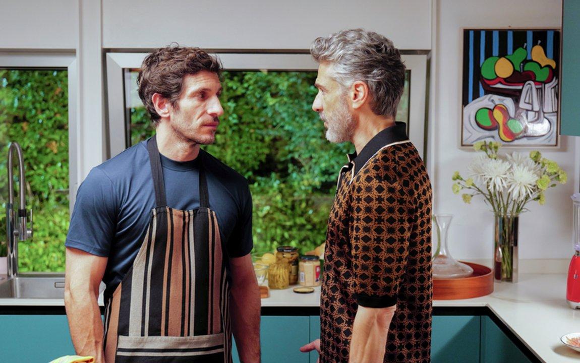 Amarga Navidad una biografiacutea hecha peliacutecula- el film de Almodoacutevar con protagoacutenico de Leonardo Sbaraglia