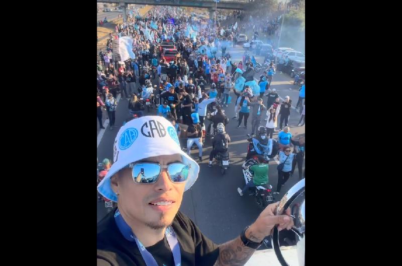 El campeoacuten desde adentro- asiacute se vive la caravana de Belgrano tras su tiacutetulo en el Torneo Apertura