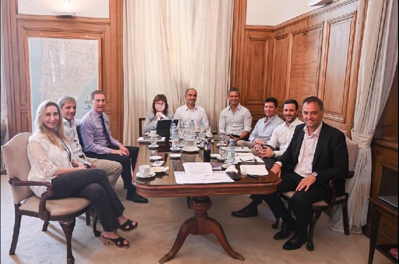 Gobierno- se vuelve a reunir la mesa poliacutetica en medio de los intentos de Milei por equilibrar la interna