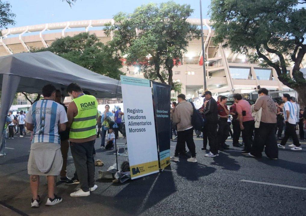 Los deudores alimentarios tampoco podraacuten entrar a los partidos del Mundial